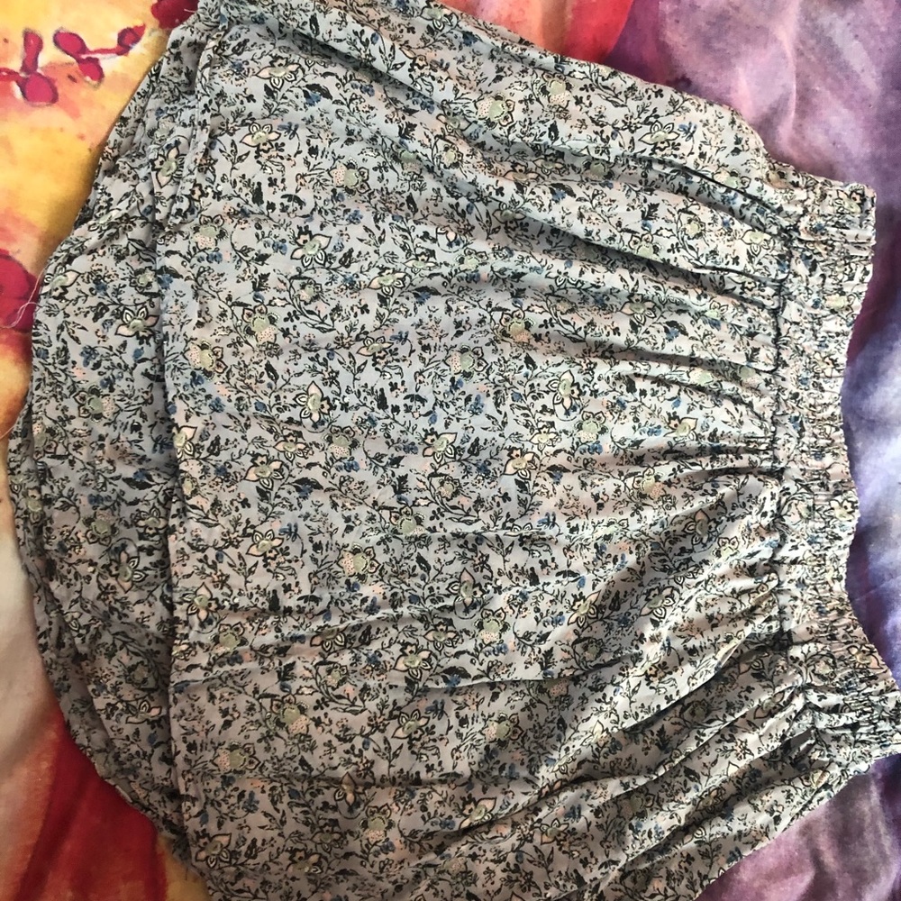 American Eagle O/S patterned floral skirt